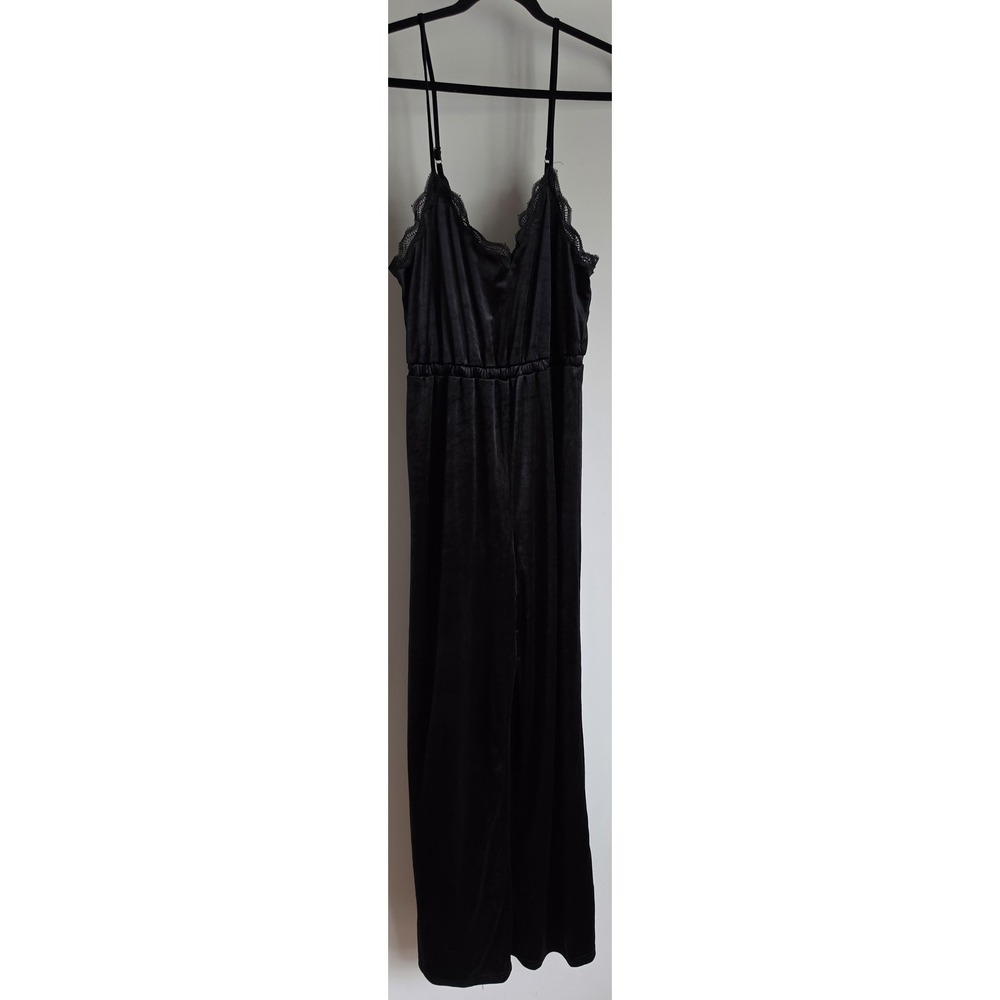 Hello Honey Women's Velvet and Lace Jumpsuit Size M Black Sleeveless